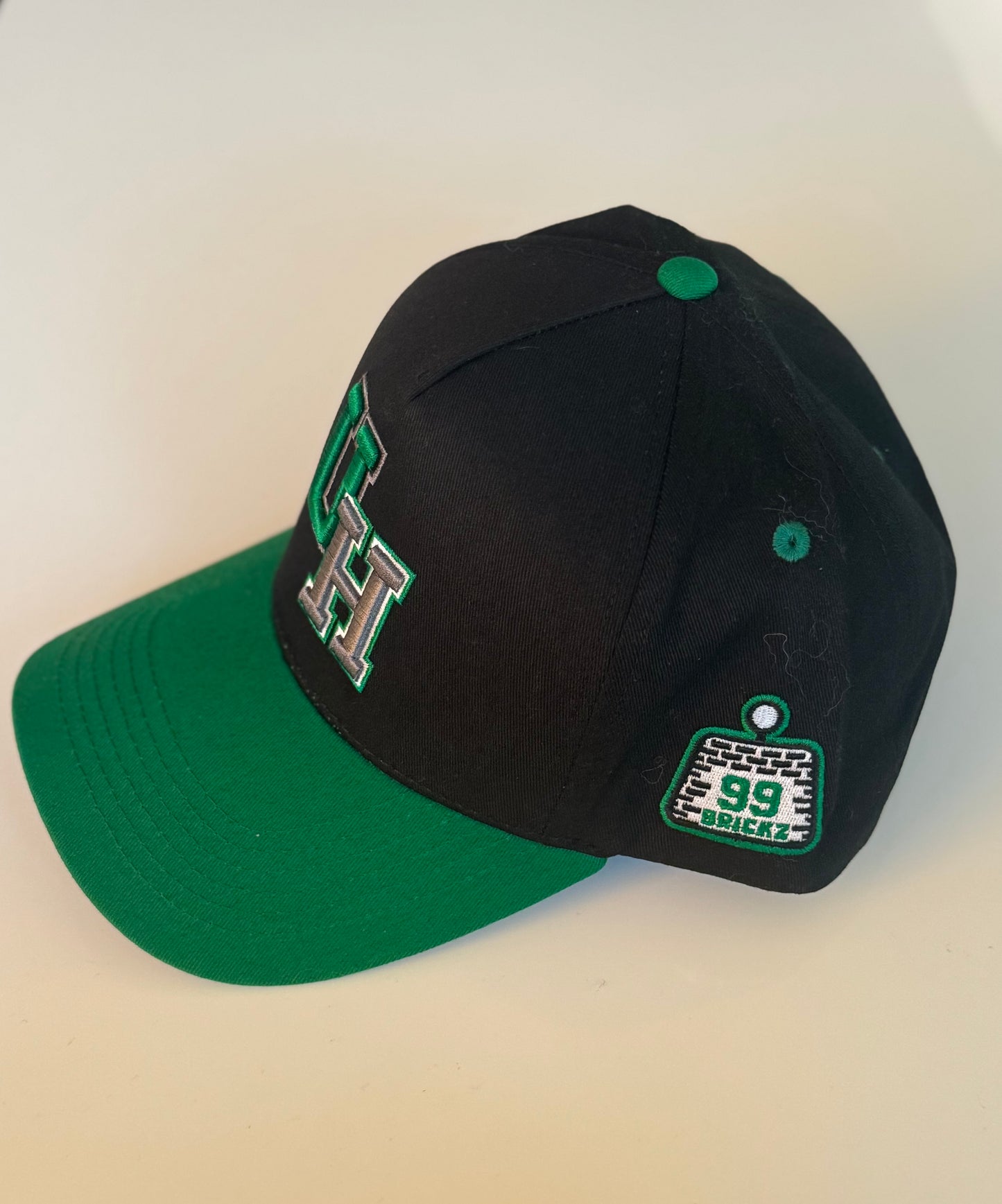 UH hat (black)