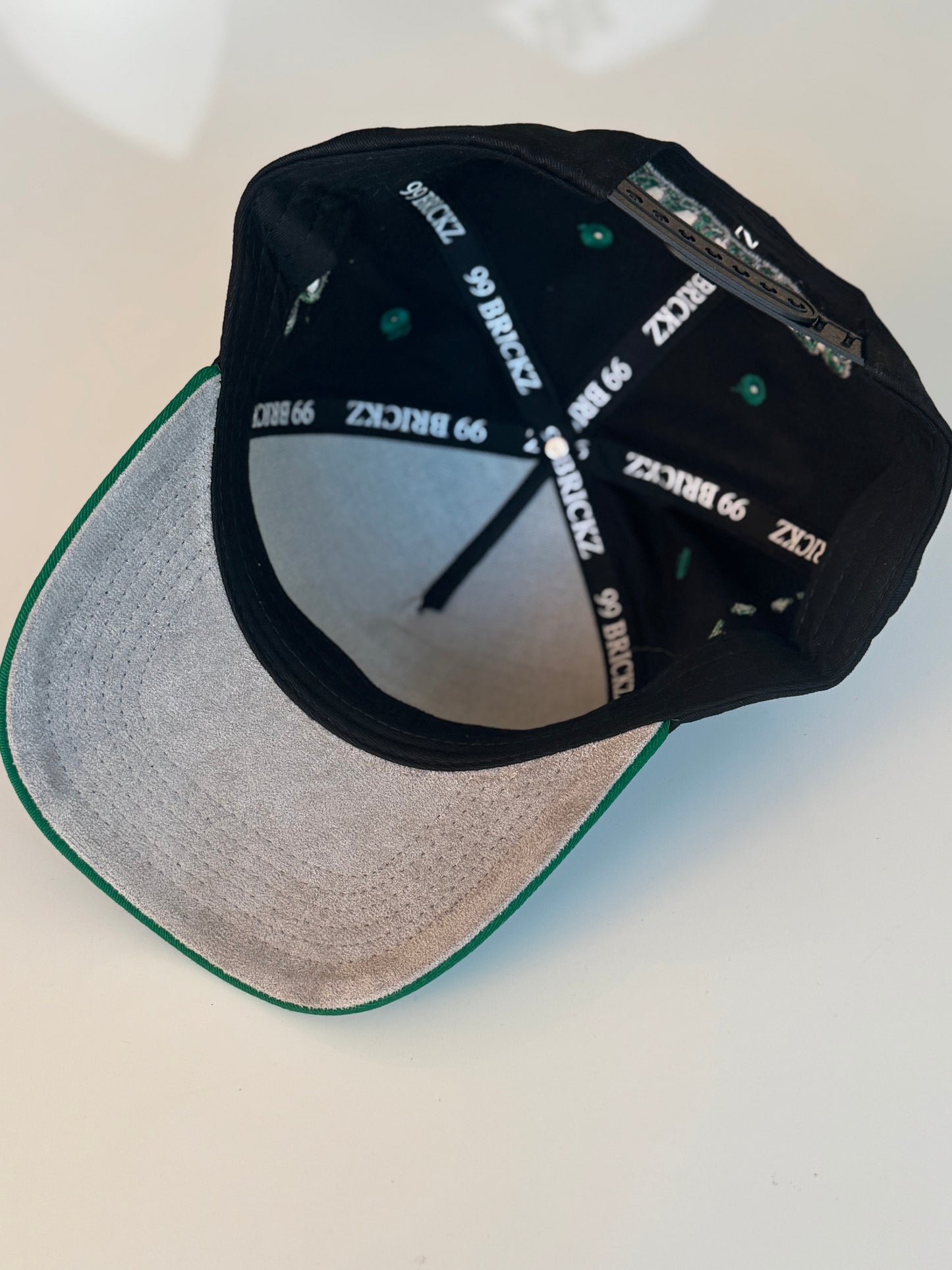 UH hat (black)