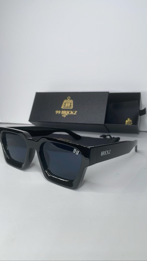 Turo (Black)